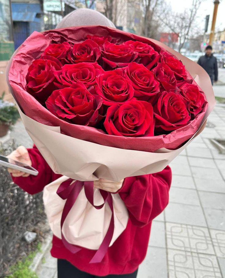 Corporate meeting room with carefully timed floral arrangements that maintain elegance throughout business hours